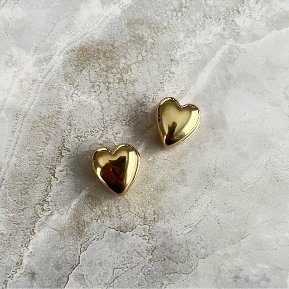 Gold heart shaped bubble huggie earrings - Picture 1 of 2